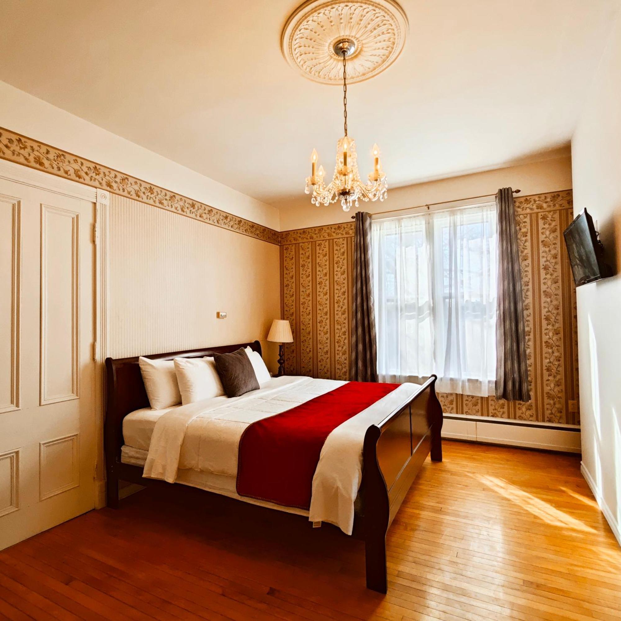 Bed and Breakfast Andy'S Blue House Charlottetown Esterno foto