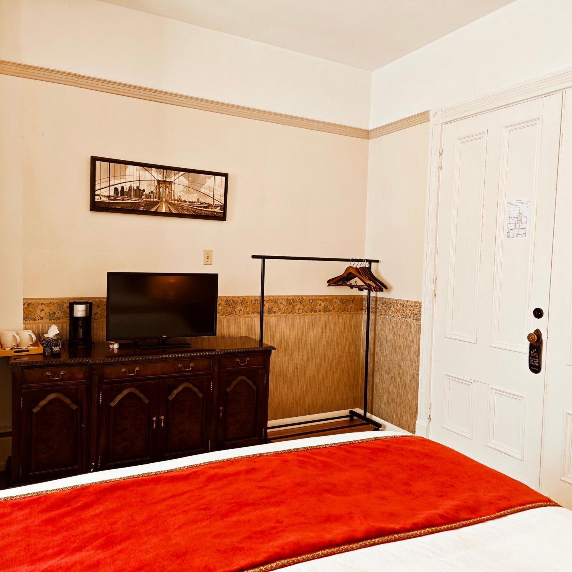 Bed and Breakfast Andy'S Blue House Charlottetown Esterno foto